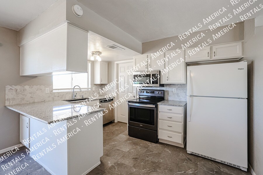 Building Photo - 1453 W Tonopah Dr