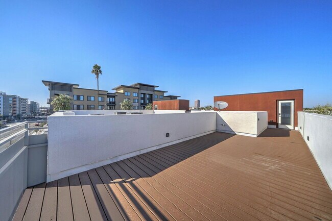 Building Photo - 504 E Roosevelt St