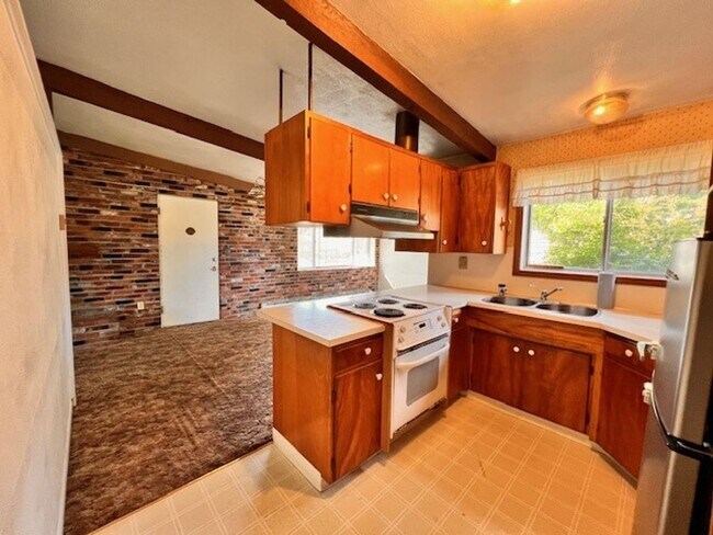 Building Photo - 9996 - Procurement Properties