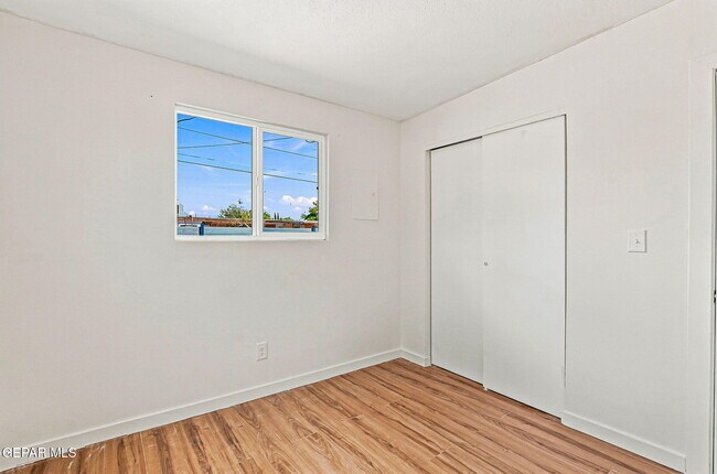 Building Photo - 10532 Goodman St