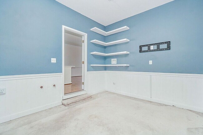 Building Photo - 985 Lambourne Ln
