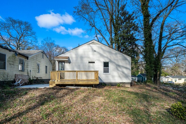 Building Photo - A Cozy, Updated 2-Bedroom Bungalow in the ...