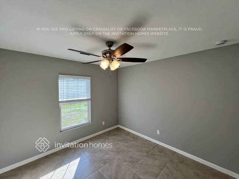 Building Photo - 1013 SW Majorca Ave