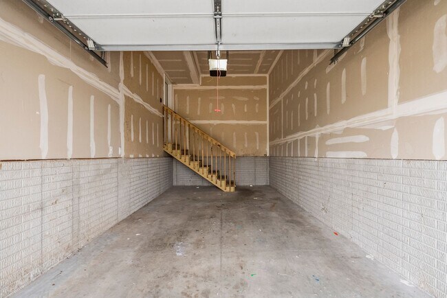 Building Photo - 5741 Summerland Drive