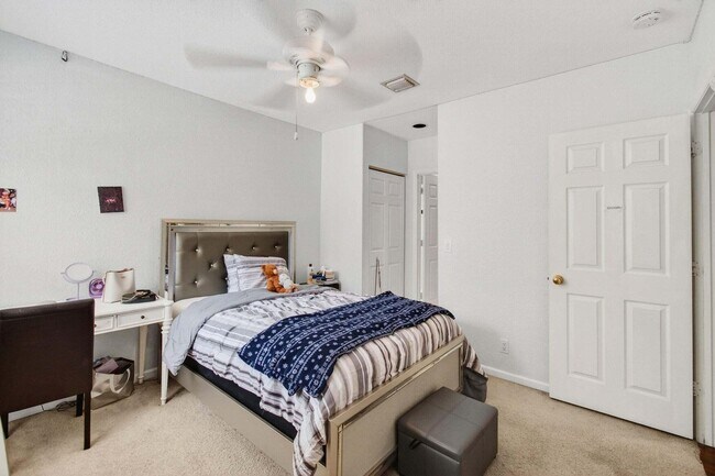 Building Photo - 5057 Sancerre Cir