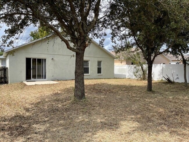Building Photo - 3 Bedroom/2 Bathroom Single Family Home