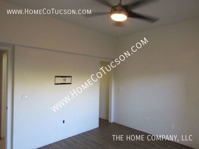 Building Photo - 3668 N Royal Prince Ct. Move in June 3