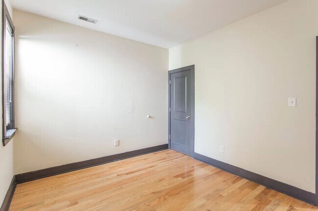 Building Photo - 1826 W Norris St