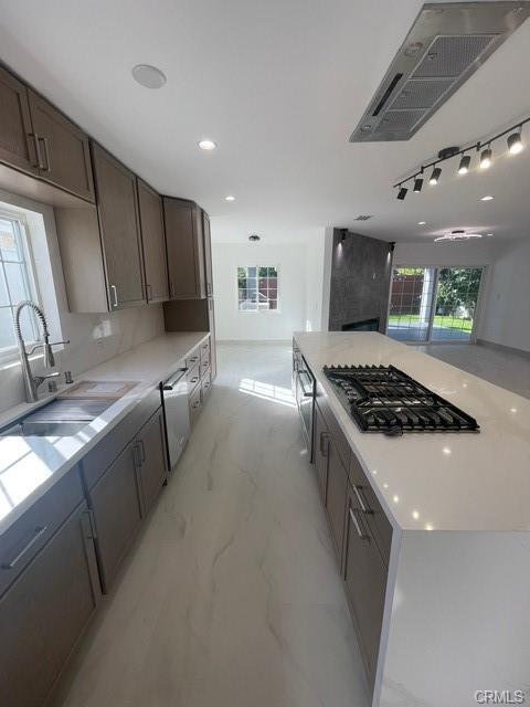 Building Photo - 15224 Valleyheart Dr