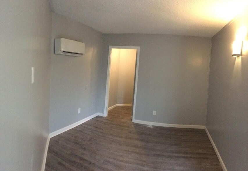 Building Photo - 553 Bruning Ln