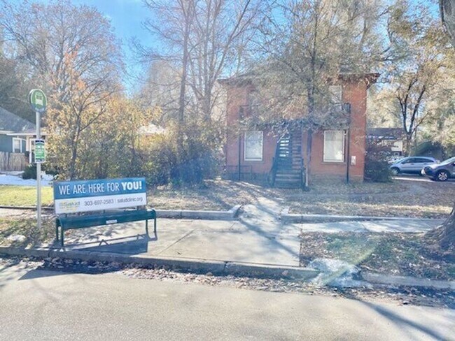 Building Photo - Nestled In A Great Neighborhood! Don't Miss this One Bedroom!