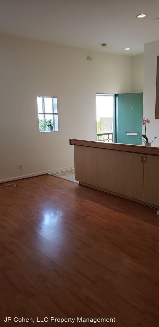 Primary Photo - 3030 Waverly Dr