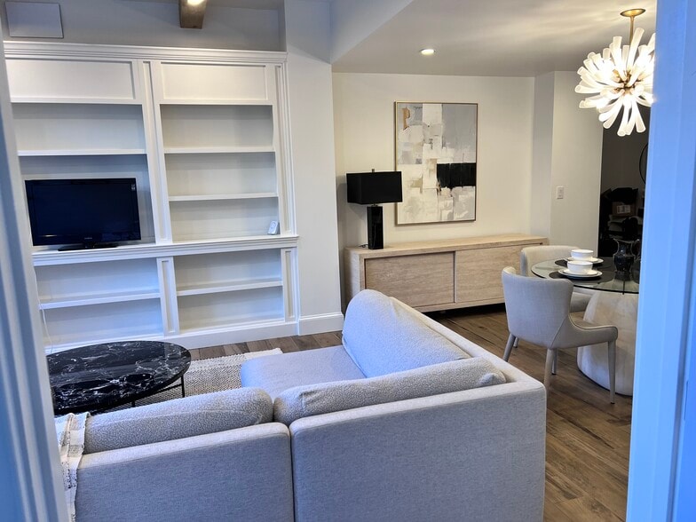 Building Photo - 3530 Piedmont Rd NE