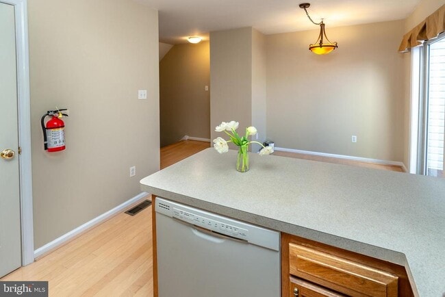 Building Photo - 62 Church St