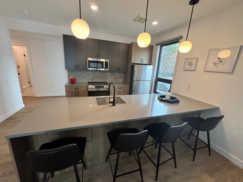 Building Photo - 130 Gardner St