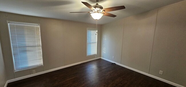 Building Photo - Spacious 3-bedroom, 2-bathroom mobile home. Showings Coming Soon!