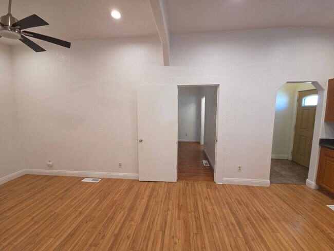 Building Photo - Beautiful 2 bedroom home with large detatched garage