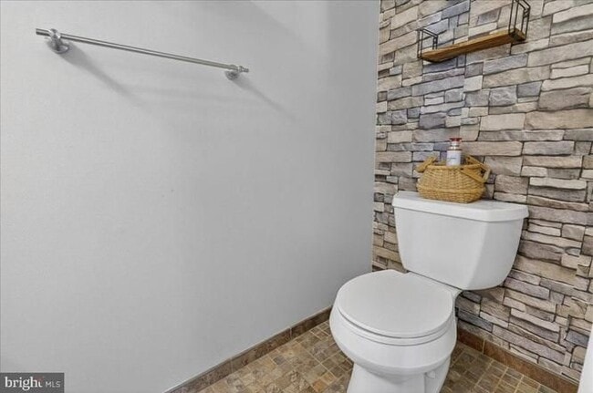 Building Photo - 1158 Grove St