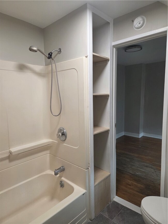 Building Photo - 21 Gardiner Park