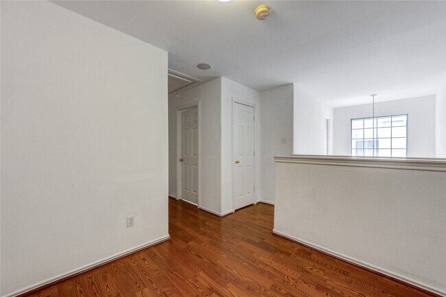 Building Photo - 225 Summerhaze Cir