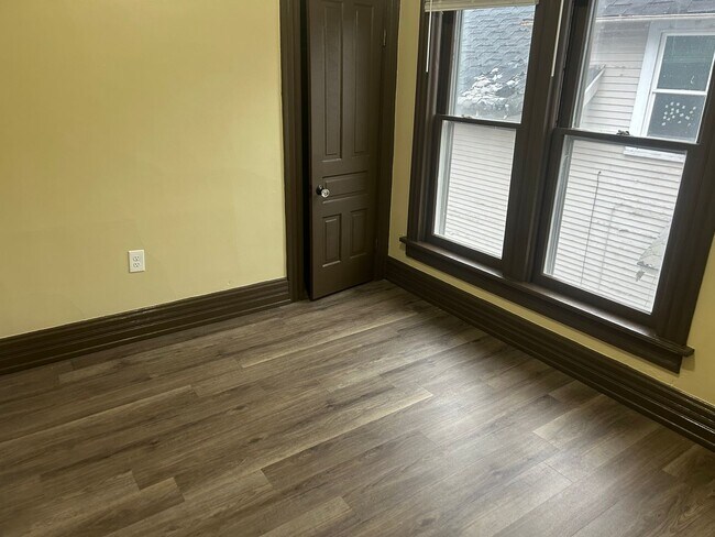 Building Photo - 946 Butler St