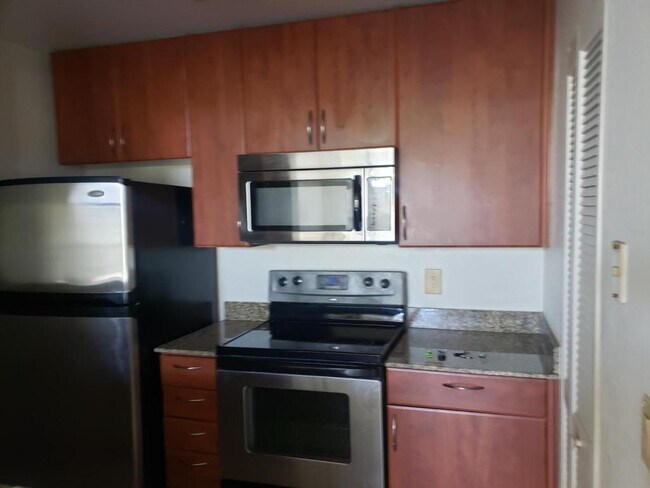 Building Photo - 11520 Westwood Blvd