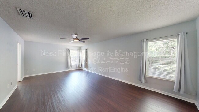 Building Photo - 1063 Collinswood Dr W