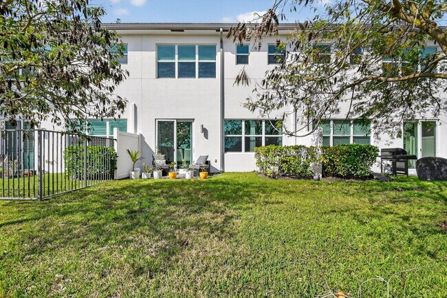 Building Photo - 4790 Navali Dr