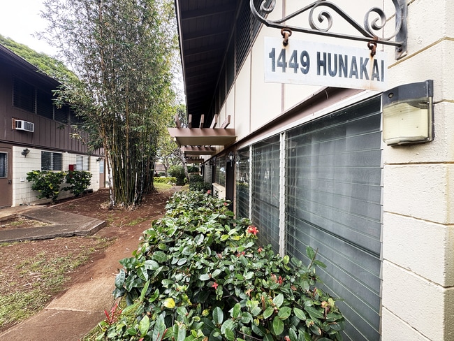 Building Photo - 1449 Hunakai St