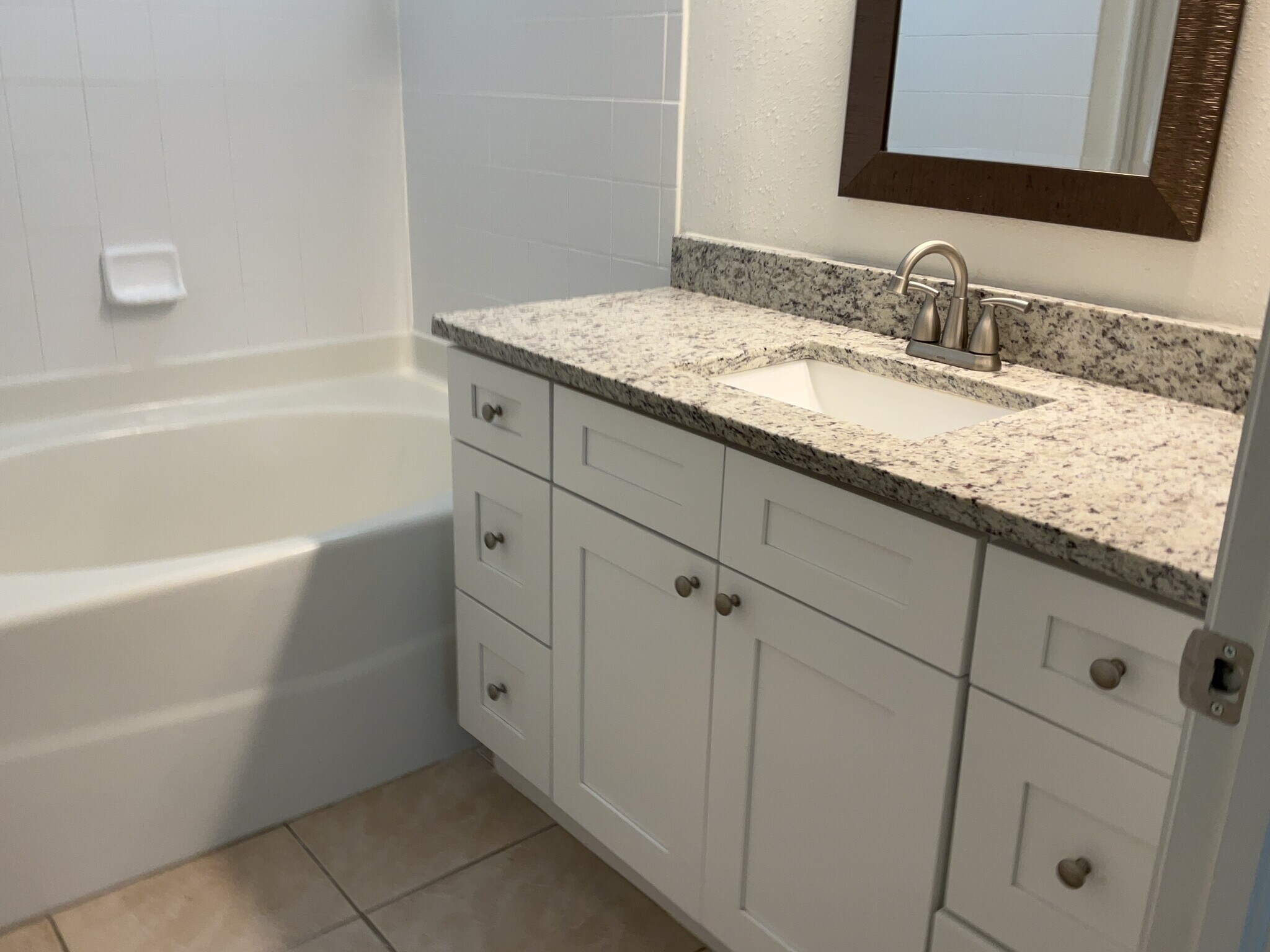 Building Photo - 5607 Tanagerlake Rd