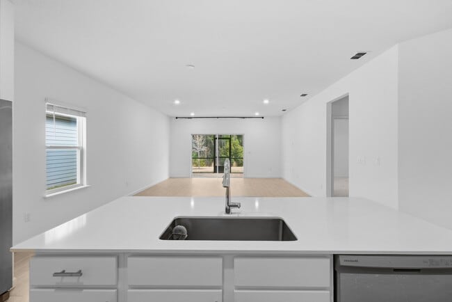 Building Photo - 60 Eustis Pt