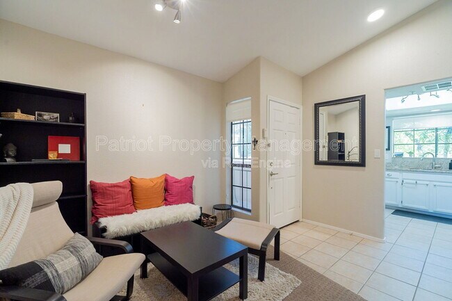 Building Photo - 6885 E Cochise Rd