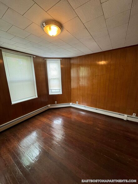 Building Photo - 165 Cottage St