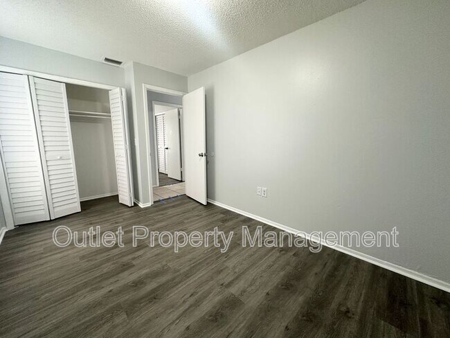 Building Photo - 1710 Ridgewood Ln