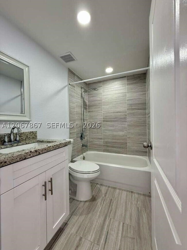 Building Photo - 922 NW 134th Ave