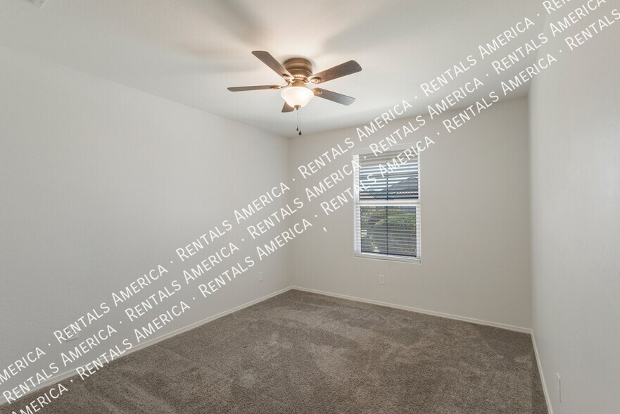 Building Photo - 1744 E Desert Breeze Pl