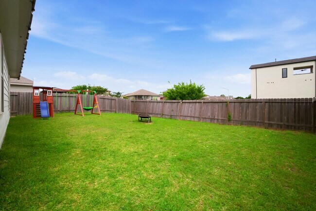 Building Photo - 11036 N Lake Mist Ln