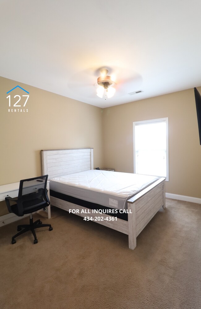 Building Photo - 3-Bedroom, 2-Bath with Pool Access, Private Patio & Walkable Dining!
