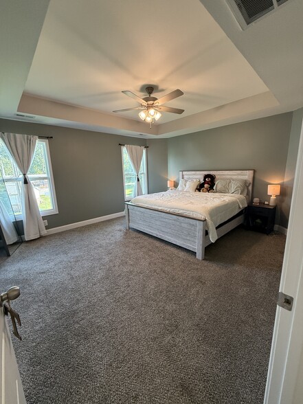 Master bedroom - 246 King Rd
