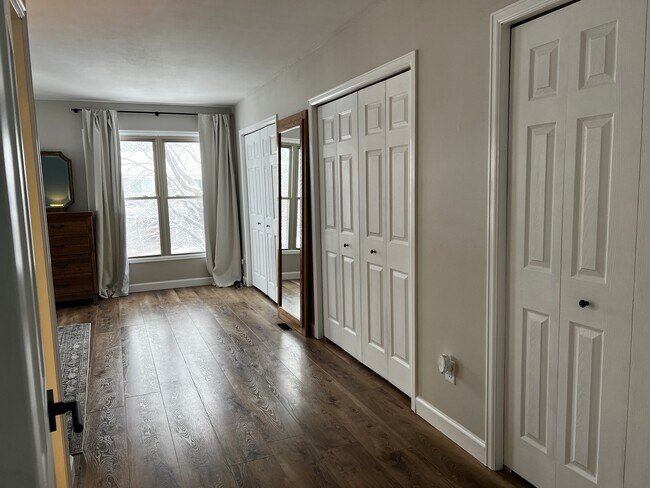 Building Photo - 4215 Cromwell Ct