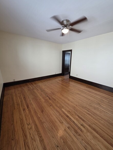 Building Photo - 1745 W 31st Pl