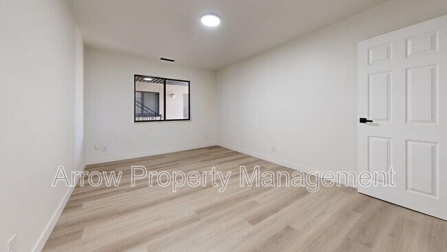 Building Photo - 207 E Arbor Ave