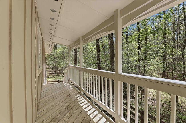 Building Photo - Private Home on 6 acres in Whitewater Schools!