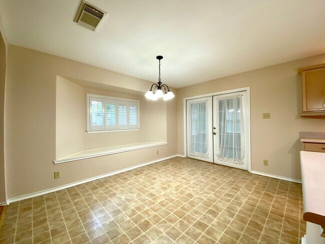 Building Photo - 10038 Silverbrook Pl