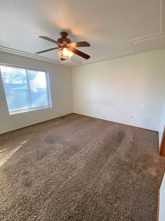 Building Photo - April Rent Free - House with Triple Car Garage