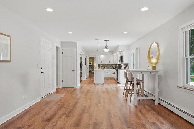 Building Photo - 317 E Forest Ln