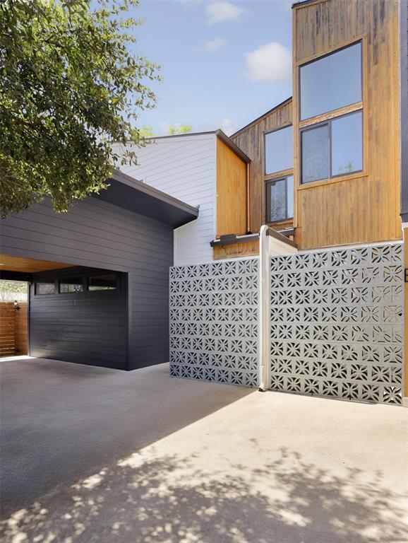 Building Photo - 4420 Mt Vernon Dr