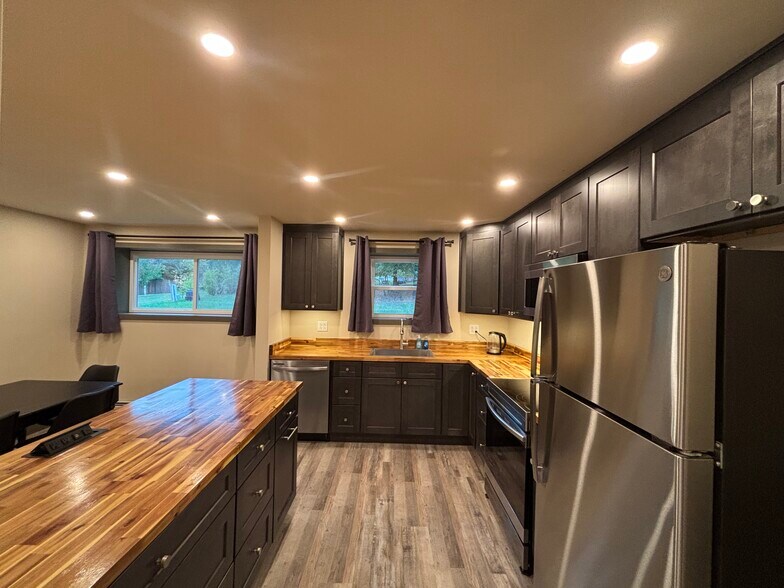 Building Photo - 124 Eastern Heights Dr