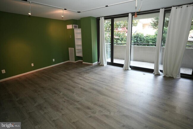 Building Photo - 4620 N Park Ave