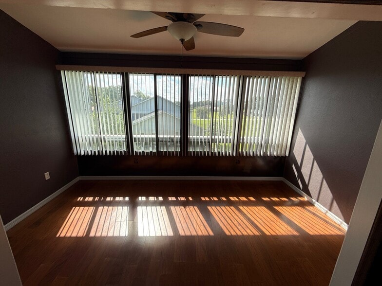 Building Photo - 790 E Gilchrist Ct